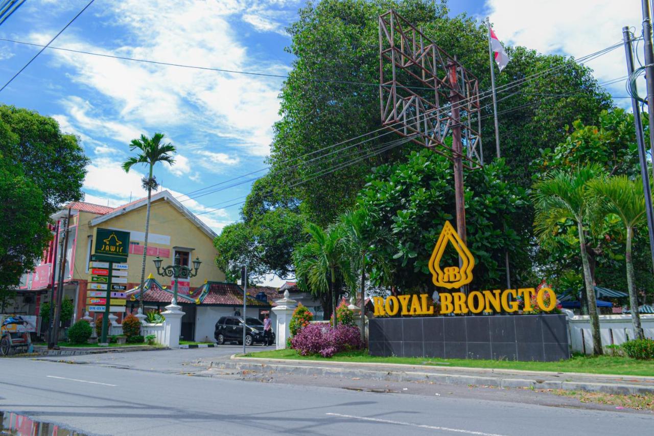 Royal Brongto Hotel Jogjacarta Exterior foto