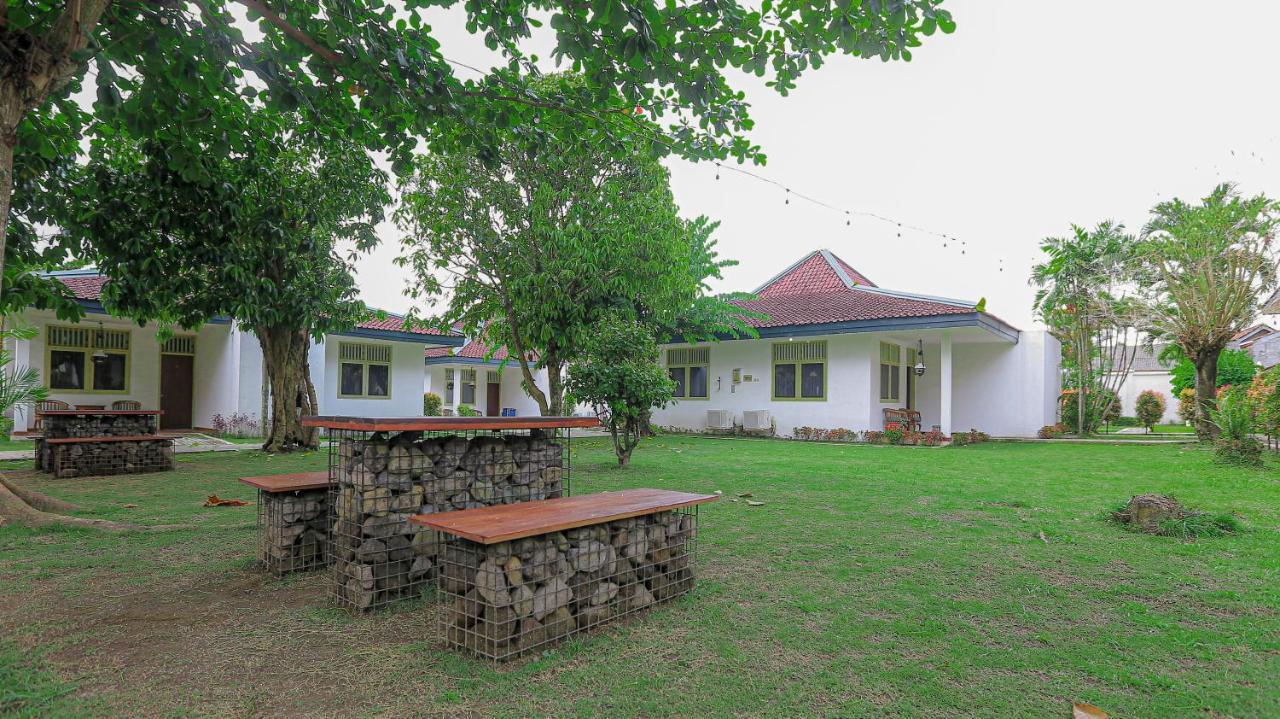 Royal Brongto Hotel Jogjacarta Exterior foto