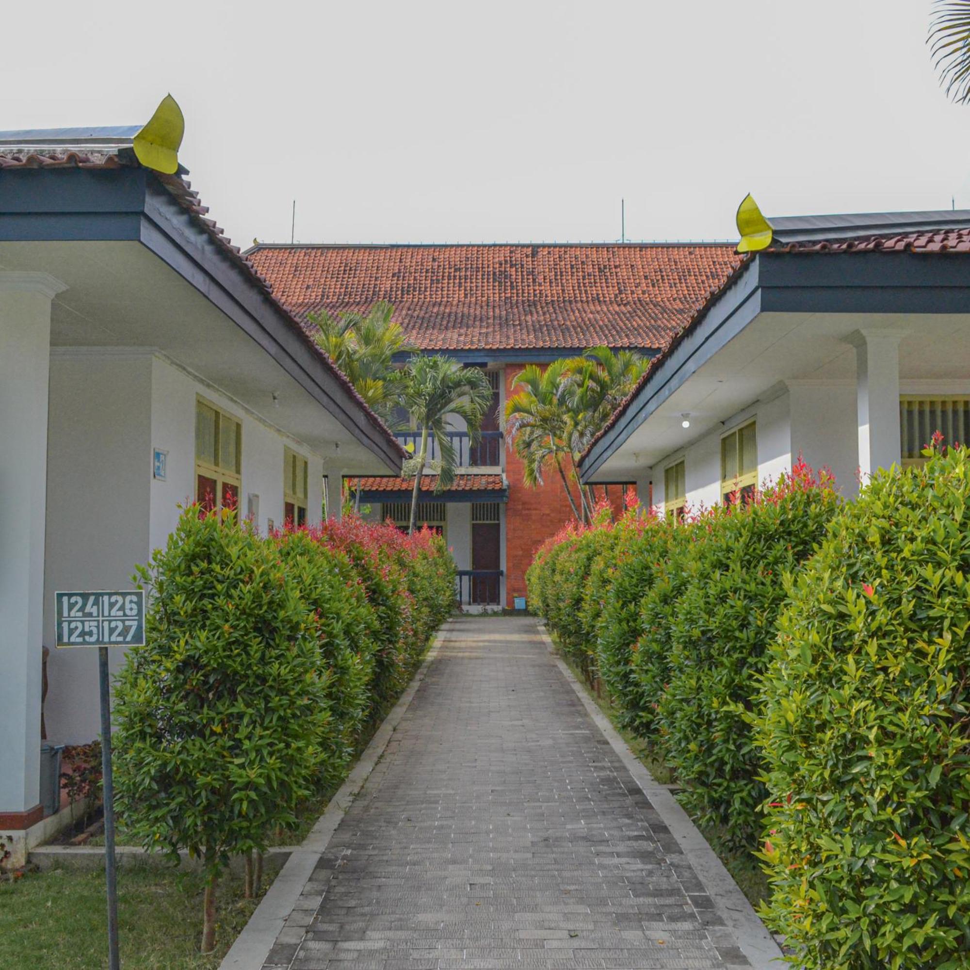 Royal Brongto Hotel Jogjacarta Exterior foto
