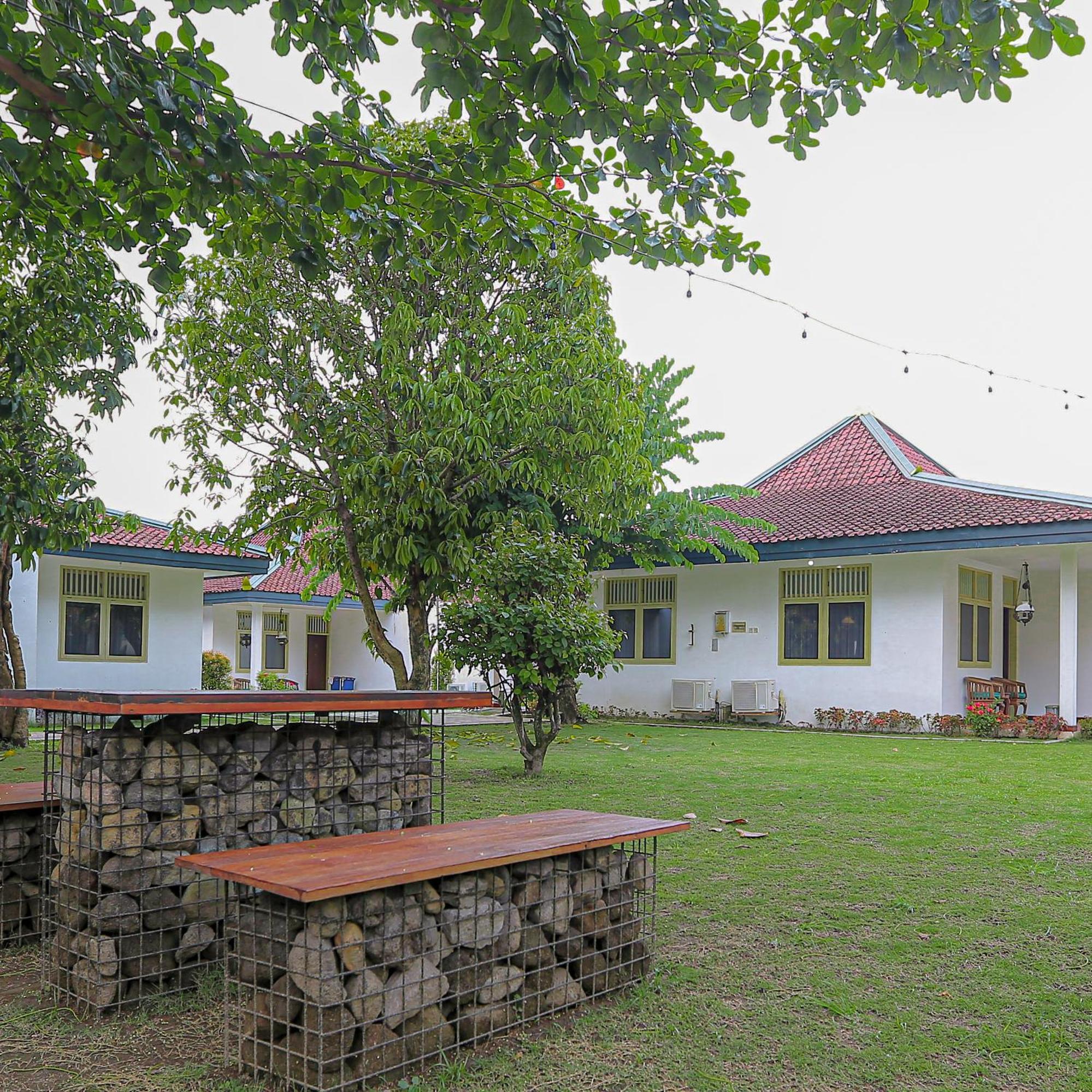 Royal Brongto Hotel Jogjacarta Exterior foto