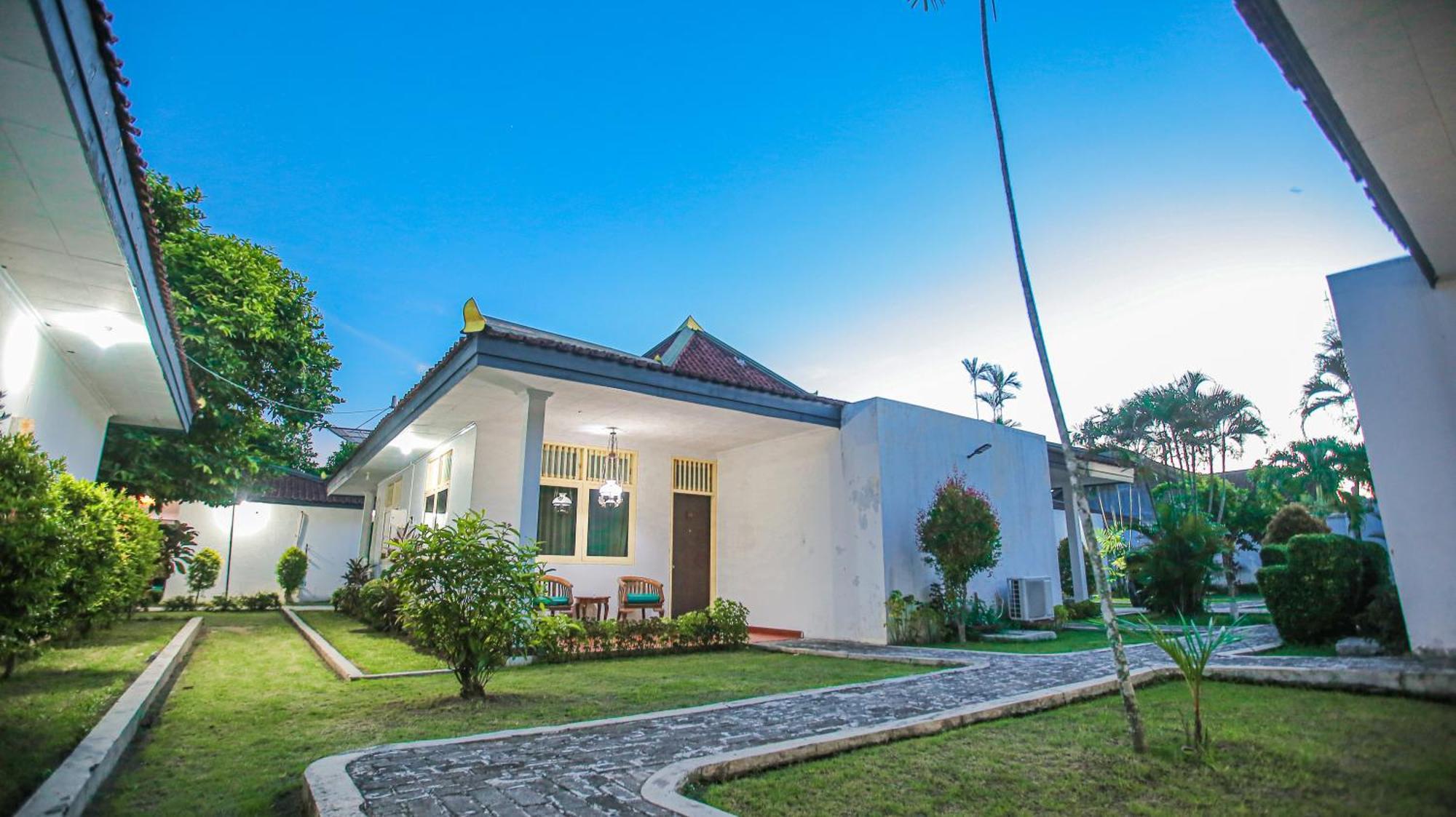 Royal Brongto Hotel Jogjacarta Exterior foto