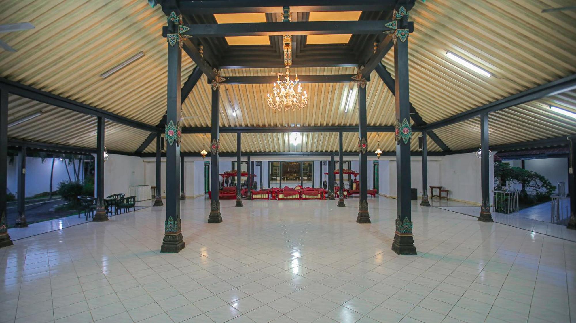 Royal Brongto Hotel Jogjacarta Exterior foto